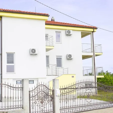 Apartment Ornamenta