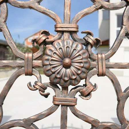 Apartment Ornamenta *