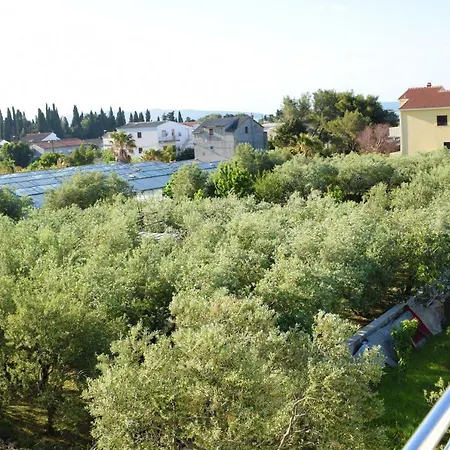 Ornamenta Apartment
