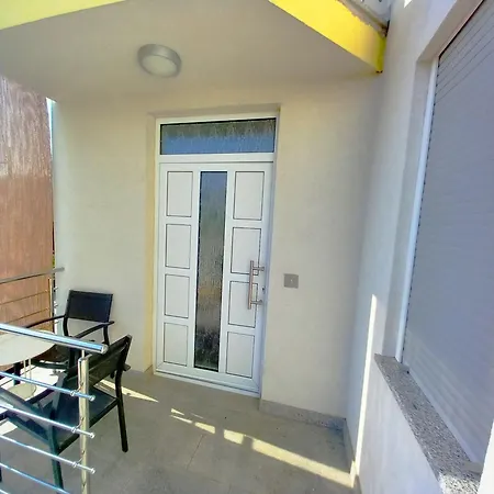 Ornamenta - 5min To - Free Parking Appartement