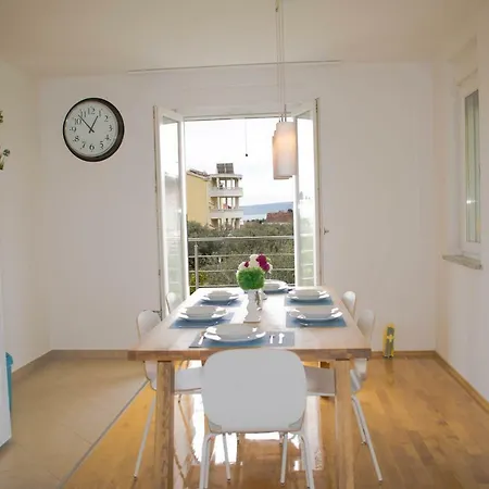 Ornamenta Apartment